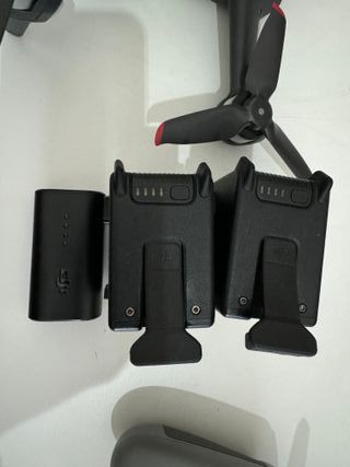 ¡Vendo Drone DJI FPV en Perfecto Estado + Extras!