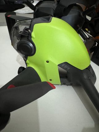 ¡Vendo Drone DJI FPV en Perfecto Estado + Extras!