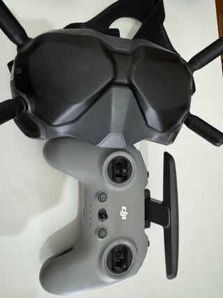 ¡Vendo Drone DJI FPV en Perfecto Estado + Extras!