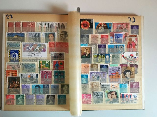 Classificatore con vari sigilli.