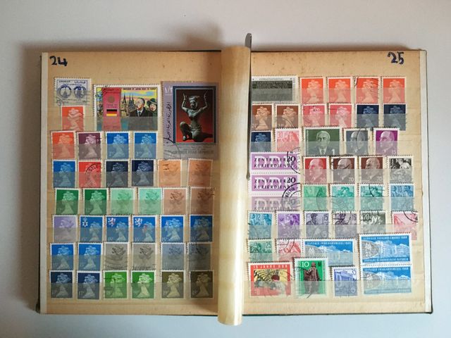 Classificatore con vari sigilli.