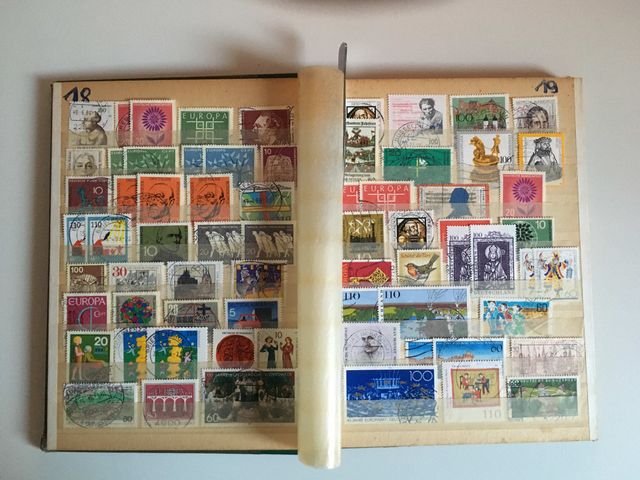 Classificatore con vari sigilli.