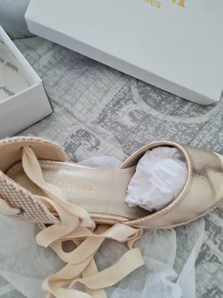 Esparteñas sin estrenar