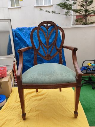 Pareja de butacas y sillas