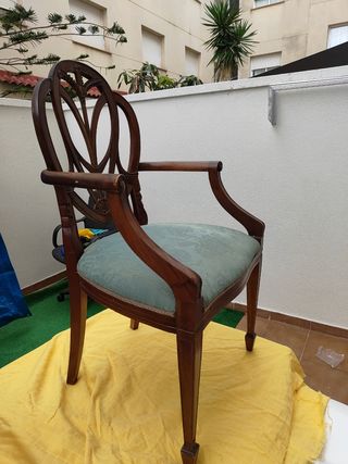 Pareja de butacas y sillas