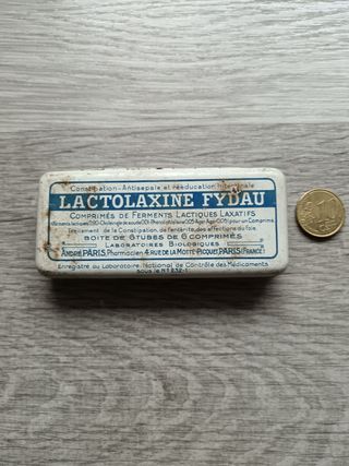 Caja antigua de chapa 