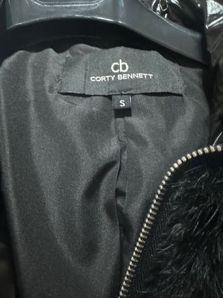 Parka muy abrigada , usada muy poco