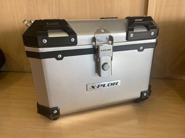 Baúl moto color aluminio 38 litros nuevo