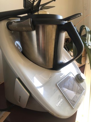 Thermomix Todos los accesorios, es seminueva .