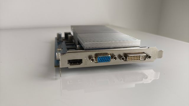 Tarjeta Gráfica GF9400GT 1GB ddr2