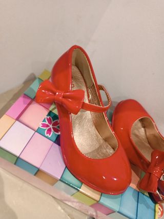 TACONES ROJOS NUEVO NIÑA
