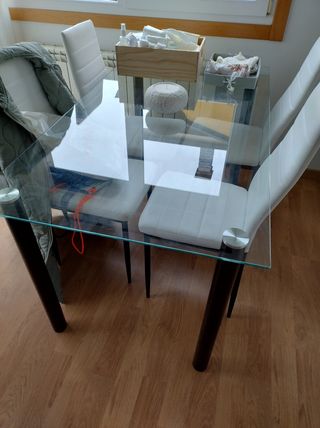 Mesa salón cristal con 4 sillas