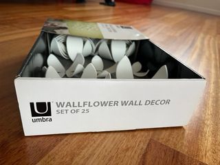 Wall flower wall decor