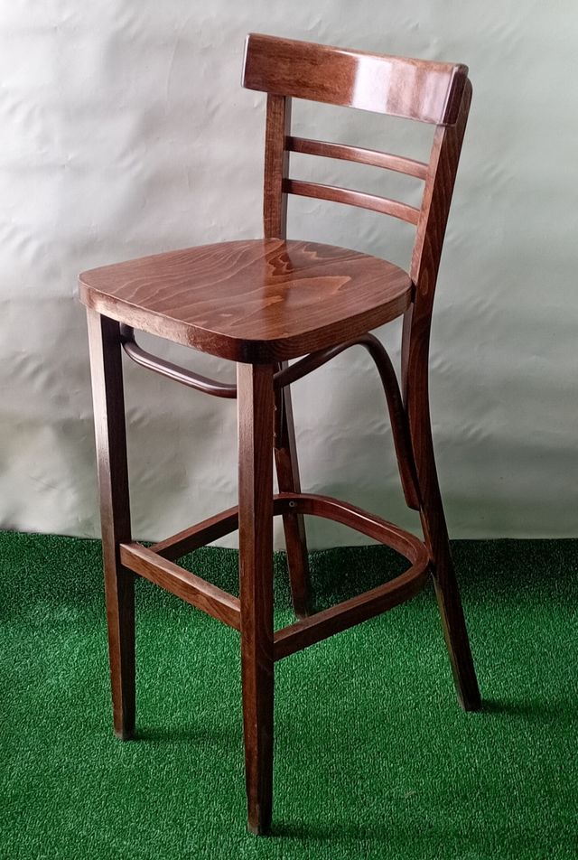 Taburetes de bar clásicos de madera (nogal)
