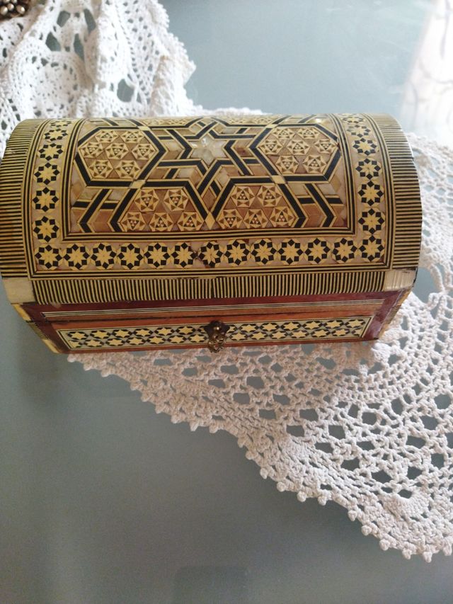 Cofanetto portagioie con chiusura