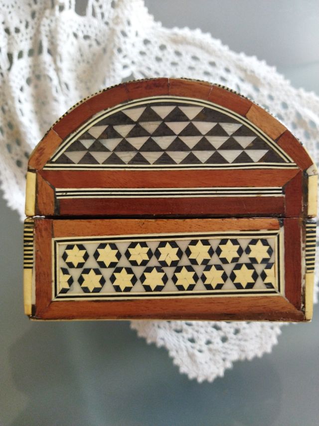 Cofanetto portagioie con chiusura