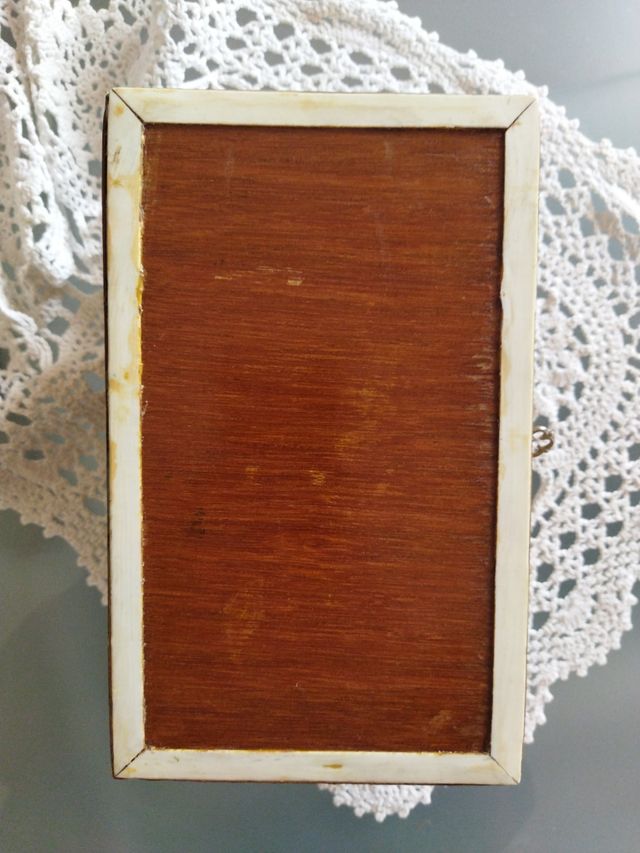 Cofanetto portagioie con chiusura