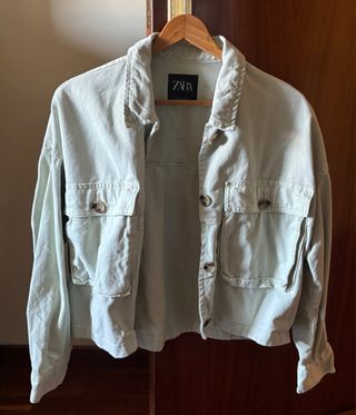 Chaqueta verde Zara