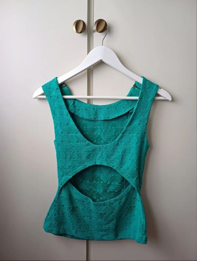 Top de Zara en color turquesa