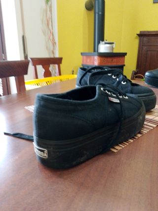 Scarpe Superga nere praticamente nuove
