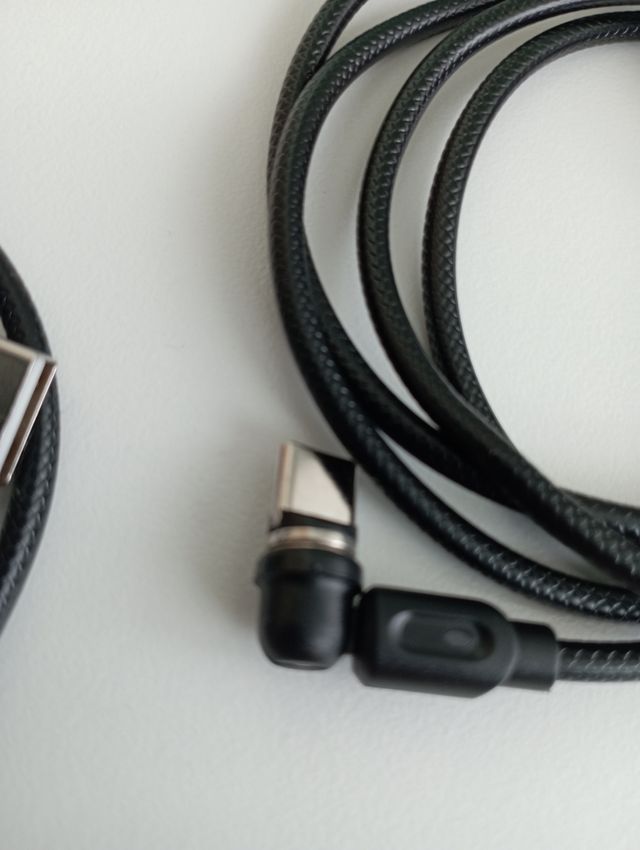 Cavi a connessione rapida con magnete USB Type-C
