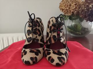 Zapatos animal print CH