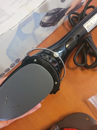 Plancha de vapor y quitapelusas 4 en 1