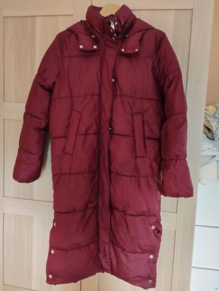 Abrigo plumífero largo granate