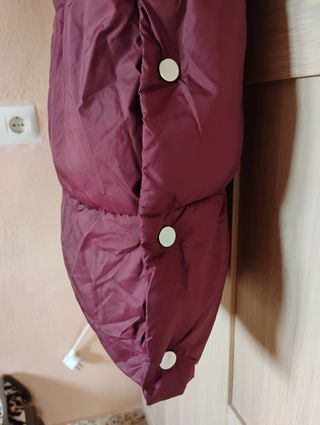 Abrigo plumífero largo granate