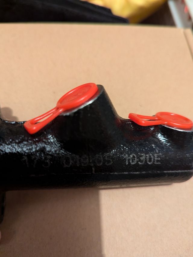 Cilindro freno embrague iruña 1413001f