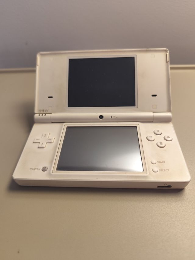 Nintendo DS i