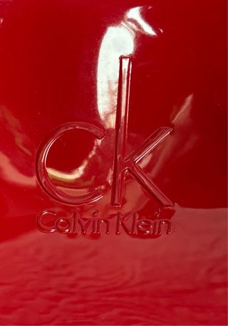 Bolso charol rojo Calvin Klein
