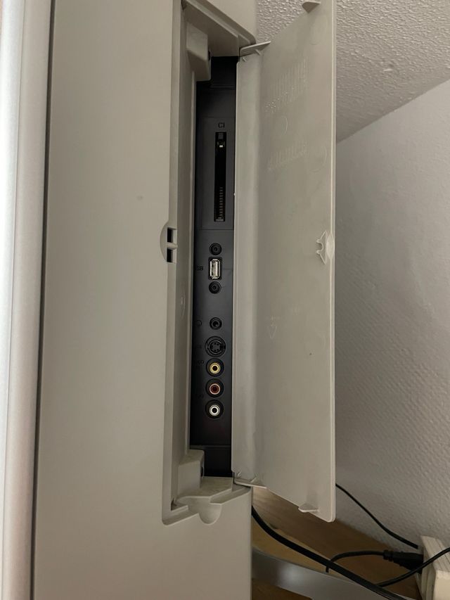 TV HD Loewe da 37 pollici, opzione Fire TV