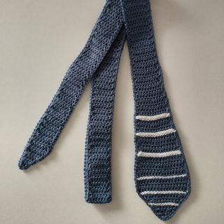 Corbata artesanal a crochet 