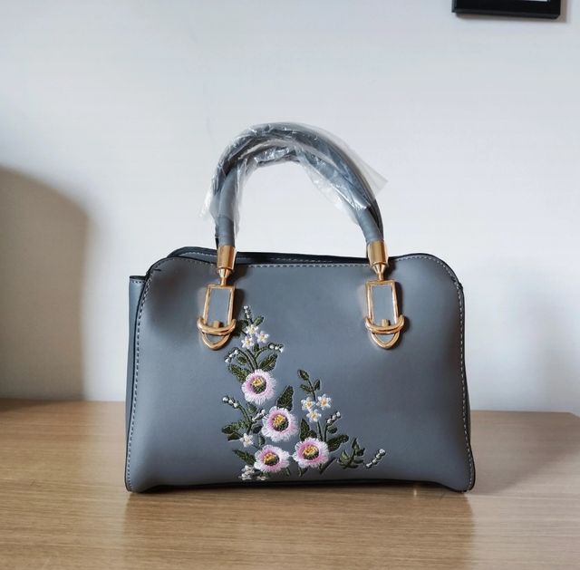 Borsa donna moda grigia con ricami nuova