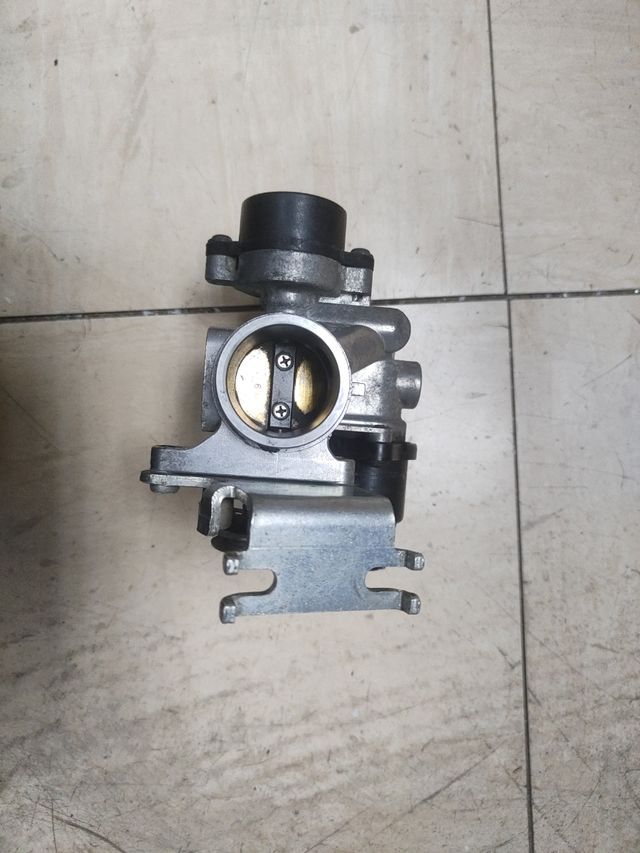 CUERPO MARIPOSA SUZUKI BURGMAN 200