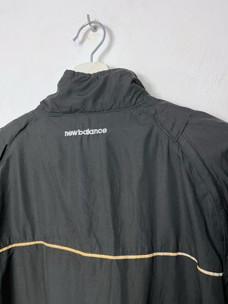 Chaqueta Cortavientos New Balance Oversize