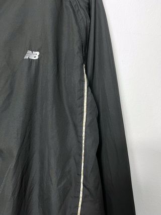 Chaqueta Cortavientos New Balance Oversize