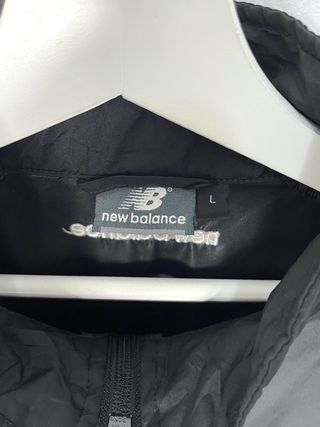 Chaqueta Cortavientos New Balance Oversize