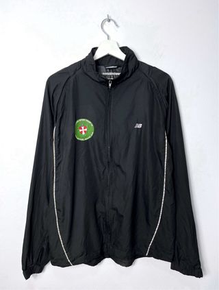 Chaqueta Cortavientos New Balance Oversize