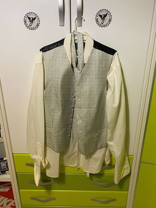 Chaleco de Seda Limey y camisa Sir Drake