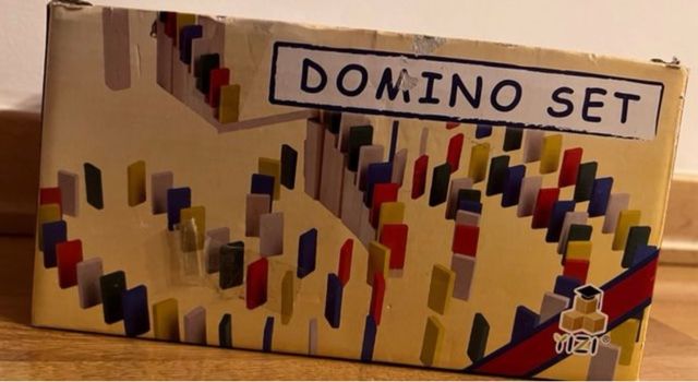 Domino set