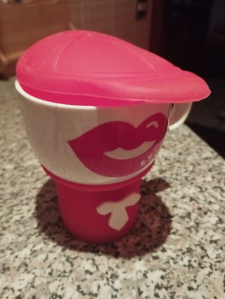 Tazza in ceramica con cappello