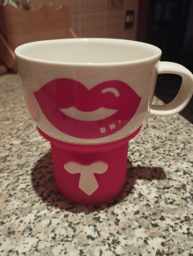 Tazza in ceramica con cappello