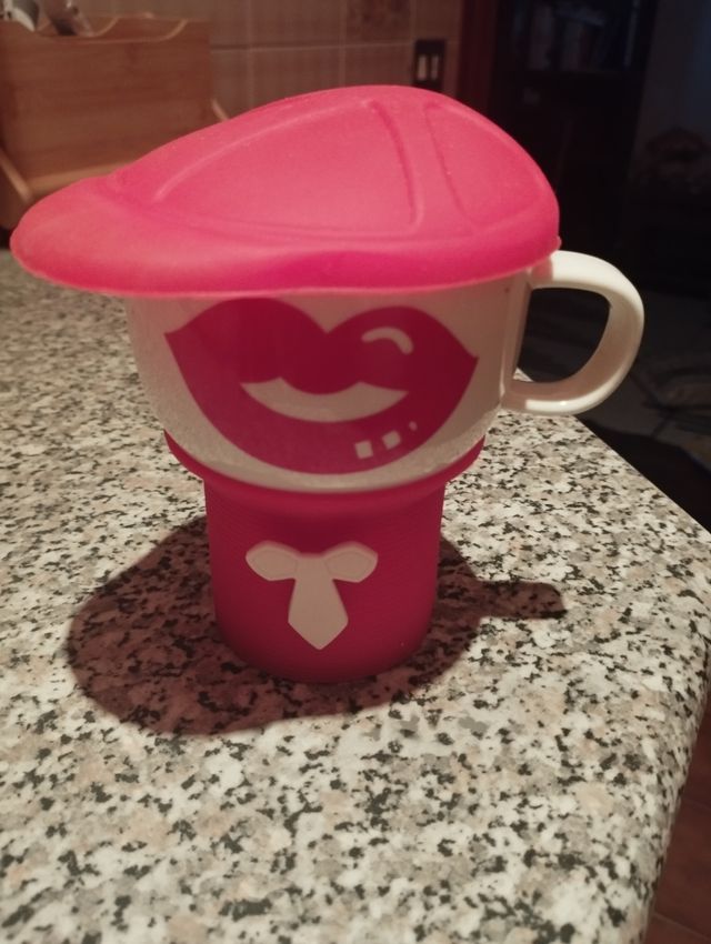 Tazza in ceramica con cappello