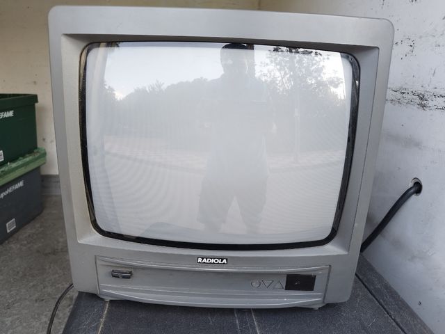 Televisión 14" radiola vintage perfecto