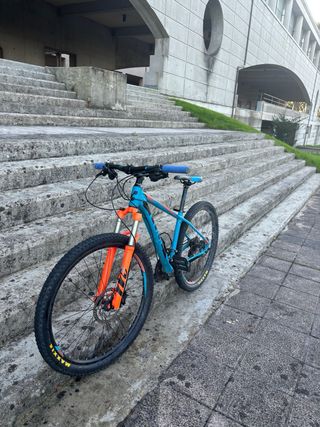 bicicleta cube