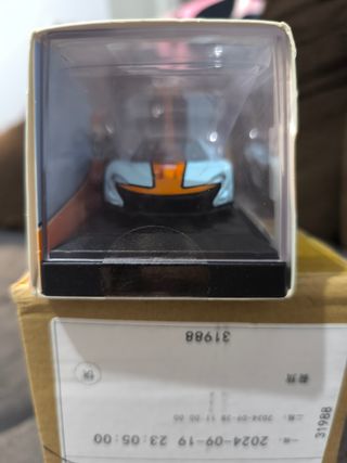 McLaren GTR Gulf a escala 