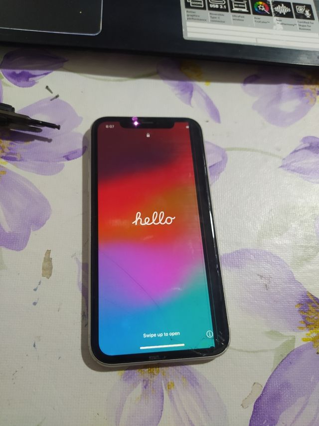 In vendita solo la schermata Phone 11 # (1)