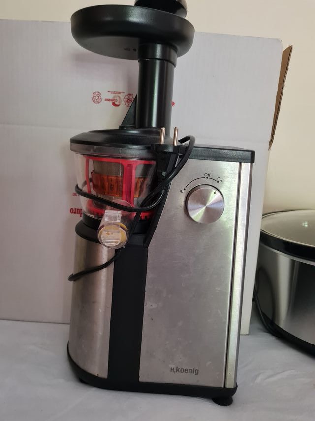 ESTRATTORE SUCCHI DA FRUTTA E VERDURA